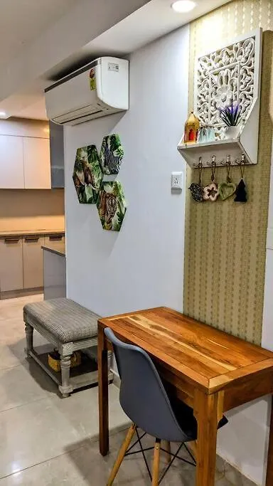 Yukta - Cozy Nest Studio, Free Parking & Wifi Gurgaon Lägenhet