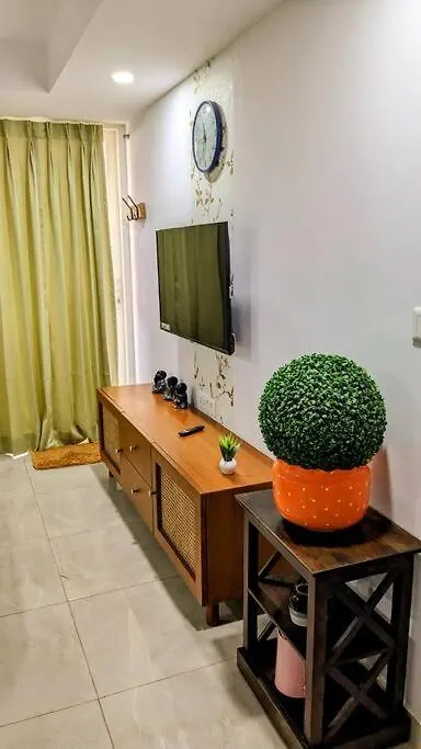 Yukta - Cozy Nest Studio, Free Parking & Wifi Gurgaon Lägenhet